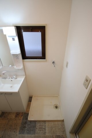 物件内観写真10　(室内洗濯機置場)