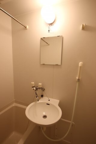 物件内観写真12　(洗面台)