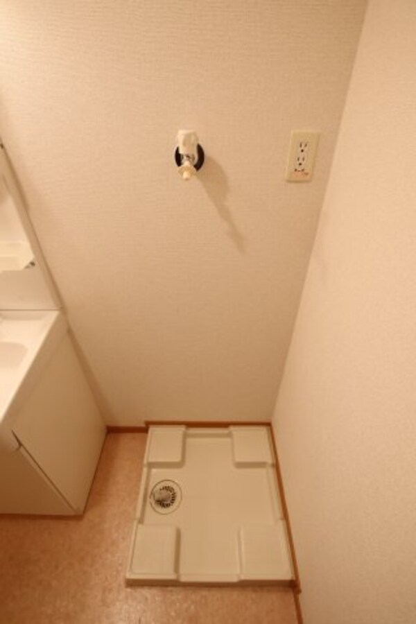 建物設備(室内洗濯機置場)