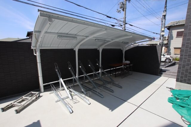 物件内観写真4　(駐輪場)