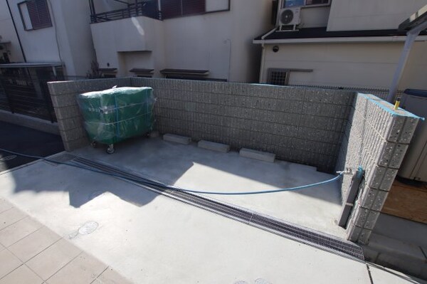 建物設備(敷地内ゴミ捨場)