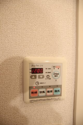 物件内観写真11　(浴室乾燥機)