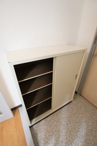 物件内観写真7　(下駄箱)