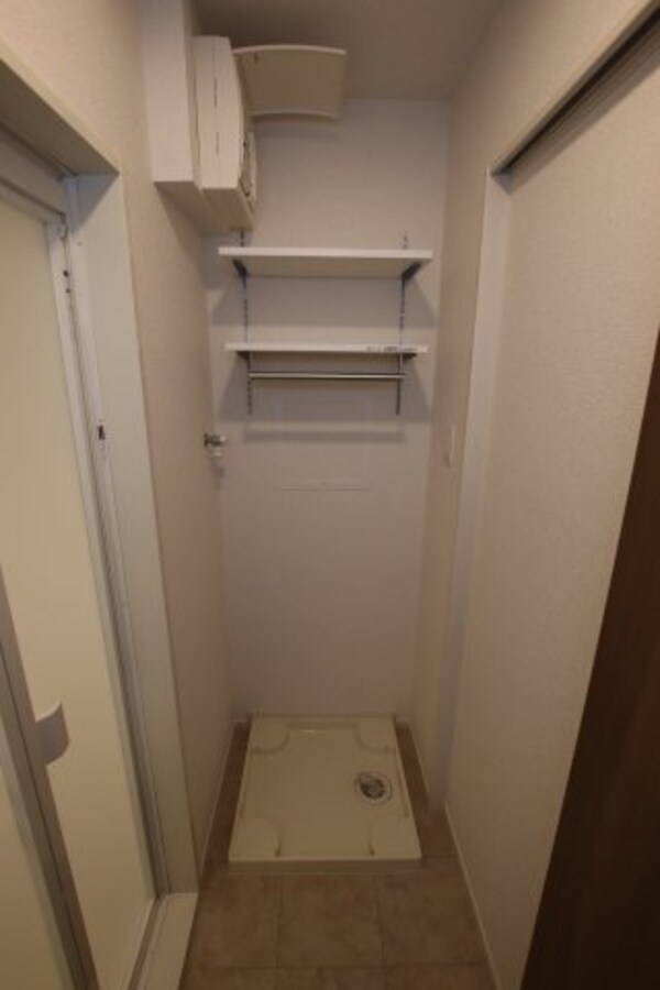 建物設備(室内洗濯機置き場)