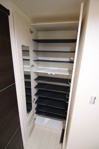 物件内観写真6　(シューズボックス)