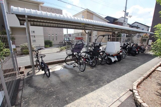 物件内観写真5　(駐輪場)