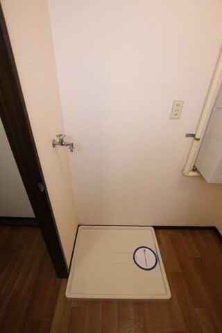 物件内観写真14　(室内洗濯機置場)