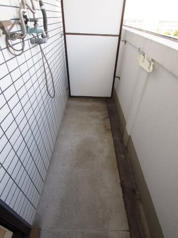 物件内観写真20　(室外洗濯機置場)