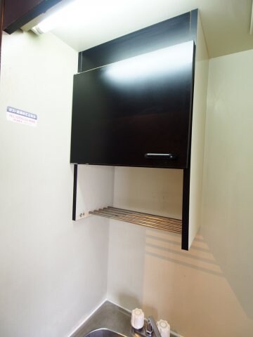 物件内観写真12　(吊戸棚)