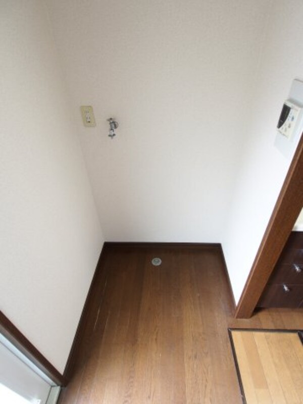 建物設備(室内洗濯機置場)