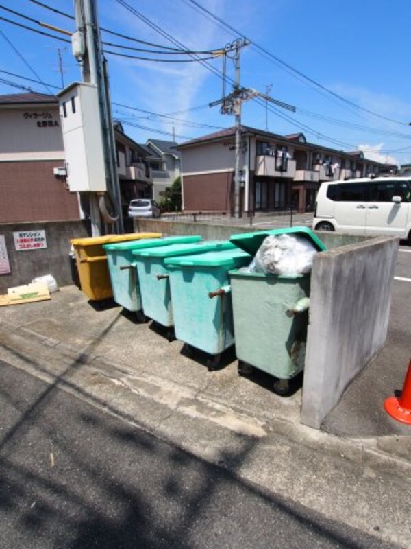 建物設備(敷地内ゴミ捨場)