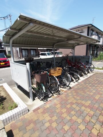 物件内観写真6　(駐輪場)