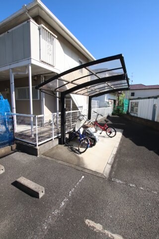 物件内観写真4　(駐輪場)