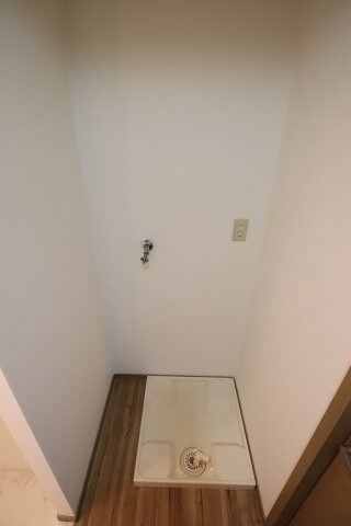 物件内観写真9　(室内洗濯機置場)