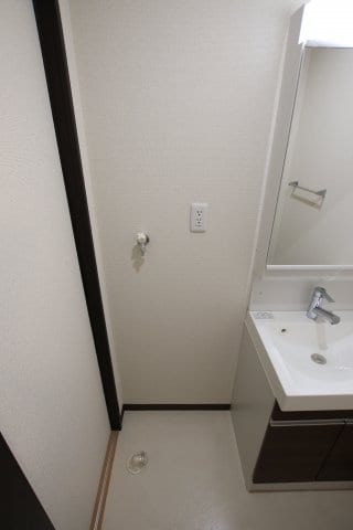 物件内観写真18　(室内洗濯機置場)