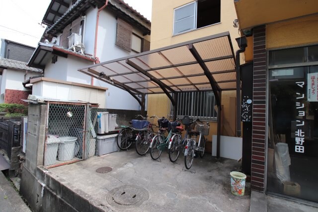 物件内観写真4　(駐輪場)