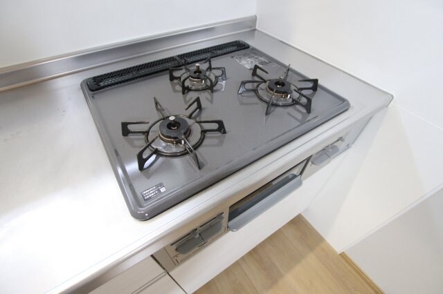物件内観写真15　(3口コンロ)