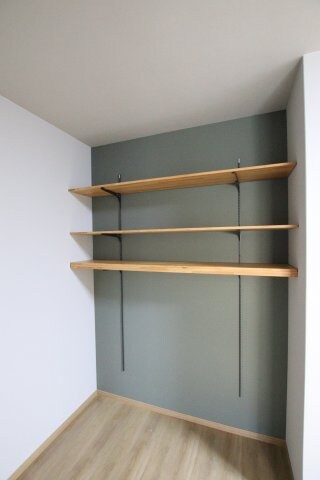 物件内観写真20　(物置スペース)