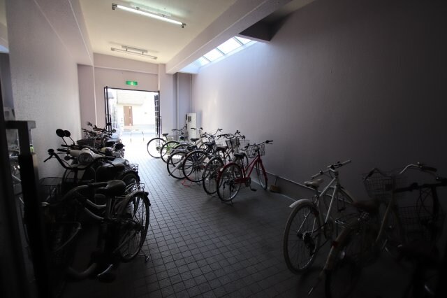 物件外観写真3　(駐輪場)