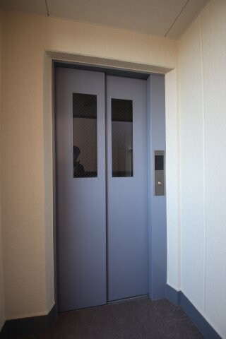 物件内観写真7　(エレベーター)