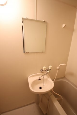 物件内観写真14　(洗面台)