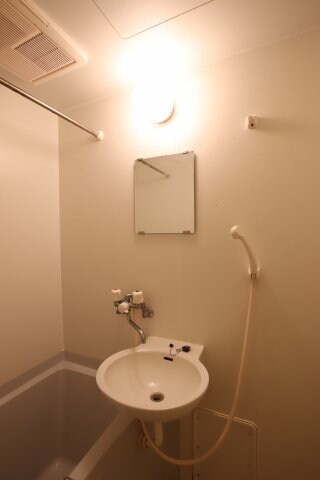 物件内観写真12　(洗面台)