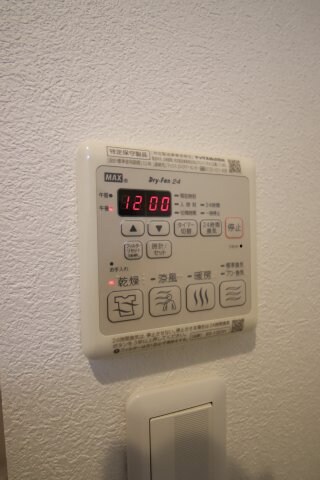 物件内観写真14　(浴室換気乾燥機)