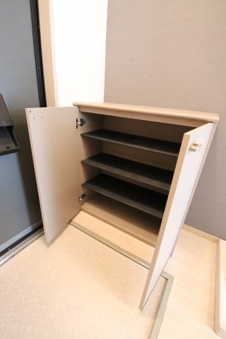 物件内観写真7　(下駄箱)