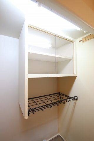 物件内観写真18　(吊戸棚)