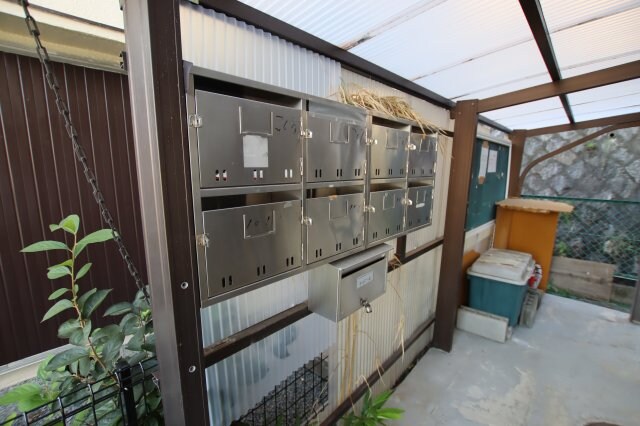 物件内観写真5　(ポスト)