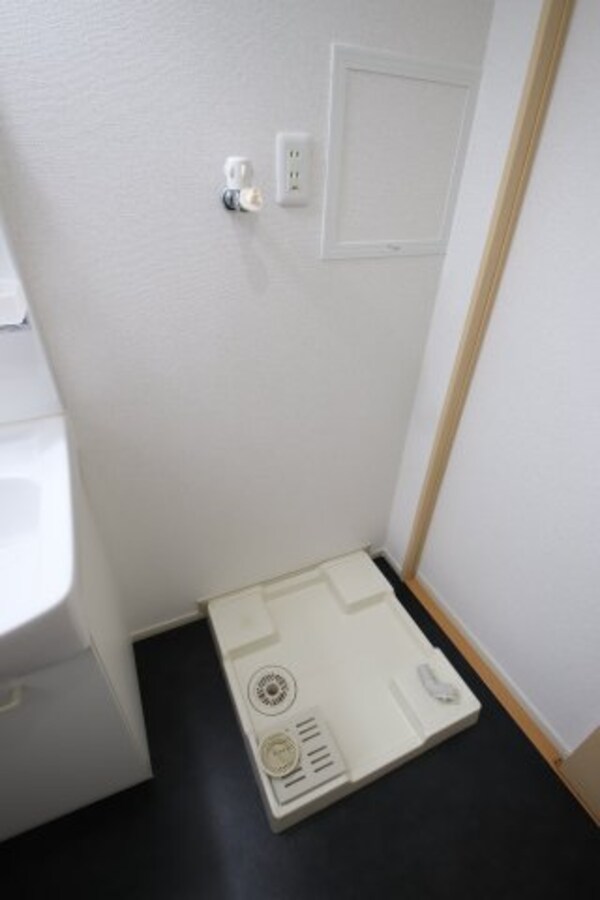 建物設備(室内洗濯機置場)