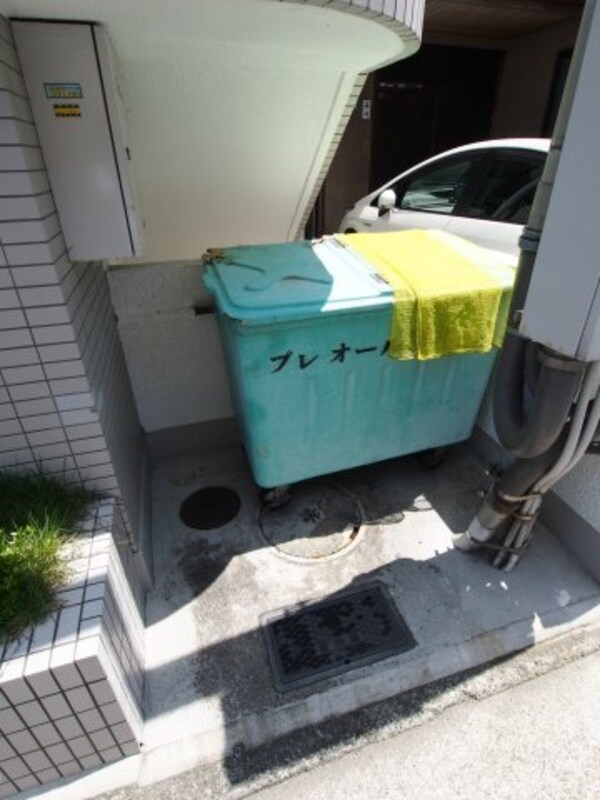 建物設備(敷地内ゴミ捨場)