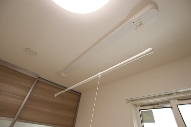 物件内観写真20　(室内物干し)