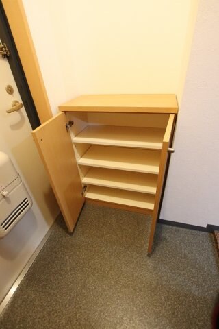 物件内観写真8　(下駄箱)