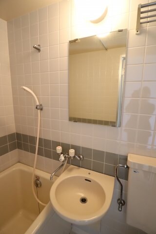 物件内観写真13　(洗面台)