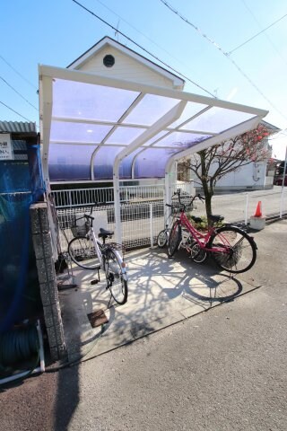 物件内観写真4　(駐輪場)