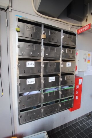 物件内観写真3　(ポスト)