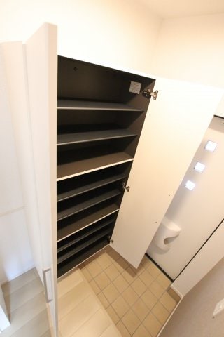 物件内観写真7　(シューズボックス)