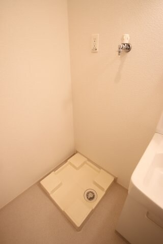 物件内観写真12　(室内洗濯機置場)