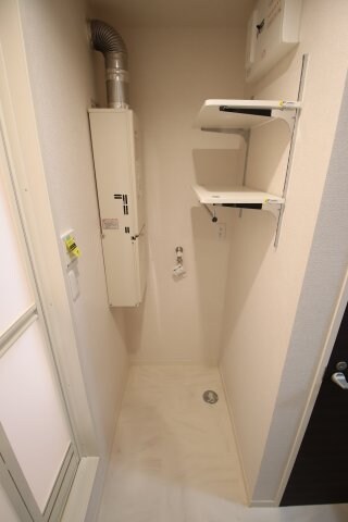 物件内観写真13　(室内洗濯機置場)