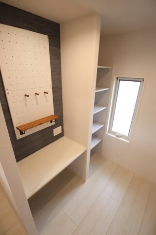 物件内観写真18　(パントリー)