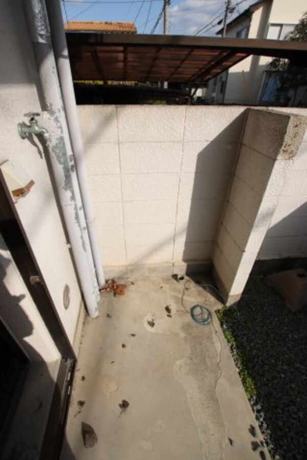 建物設備(敷地外洗濯機置場)
