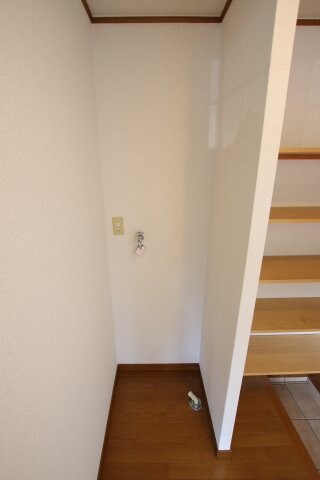 物件内観写真8　(室内洗濯機置場)