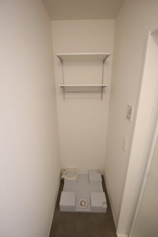 物件内観写真16　(室内洗濯機置場)