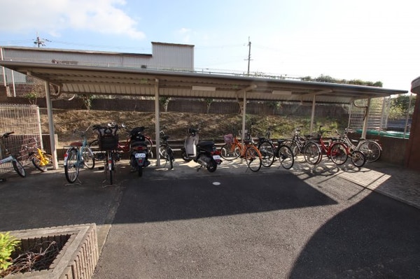 建物設備(駐輪場)