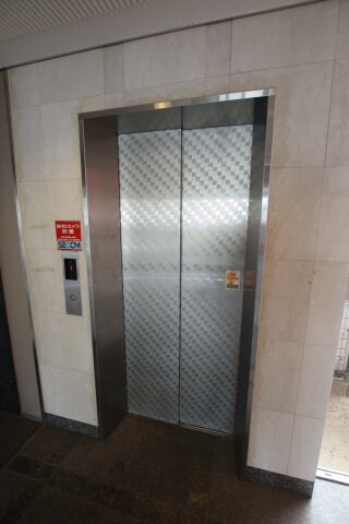 物件外観写真4　(エレベーター)