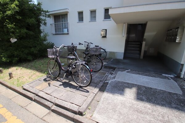 建物設備(駐輪場)