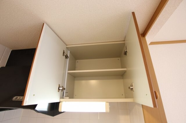 物件内観写真19　(吊戸棚)