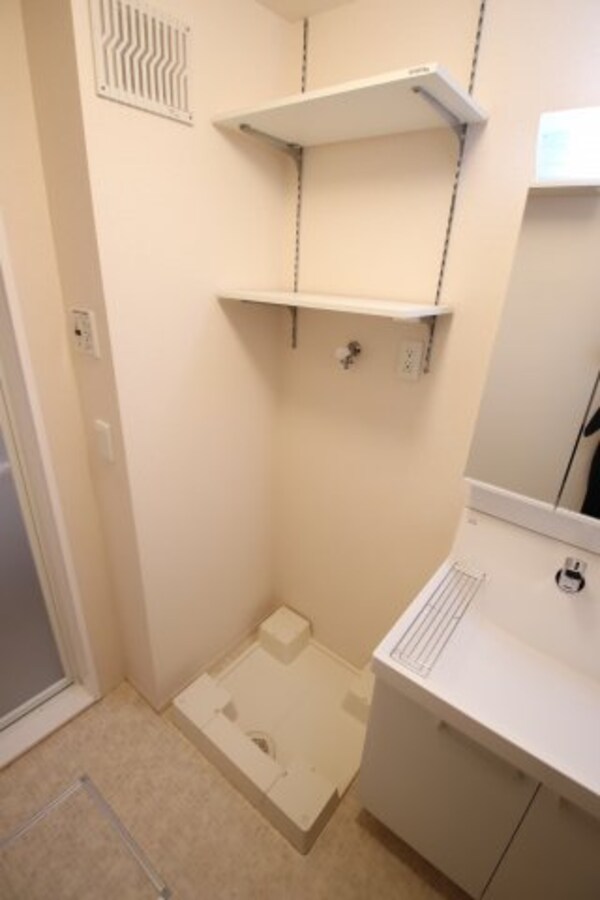 建物設備(室内洗濯機置場)
