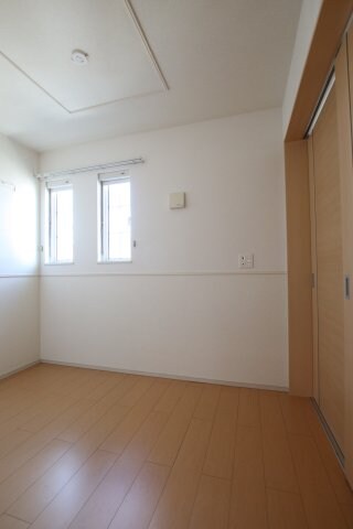 物件内観写真8　(ユーティリティルーム)